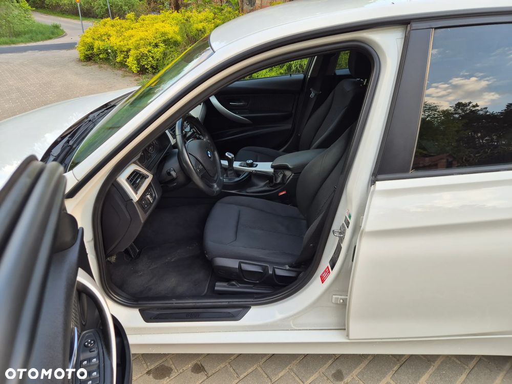 BMW Seria 3 318d Modern Line - 21