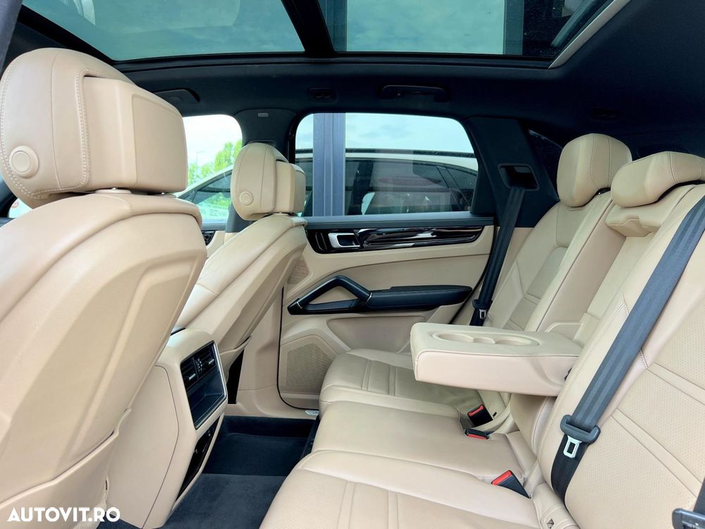 Porsche Cayenne - 37
