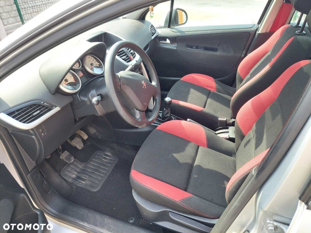 Peugeot 207 - 7