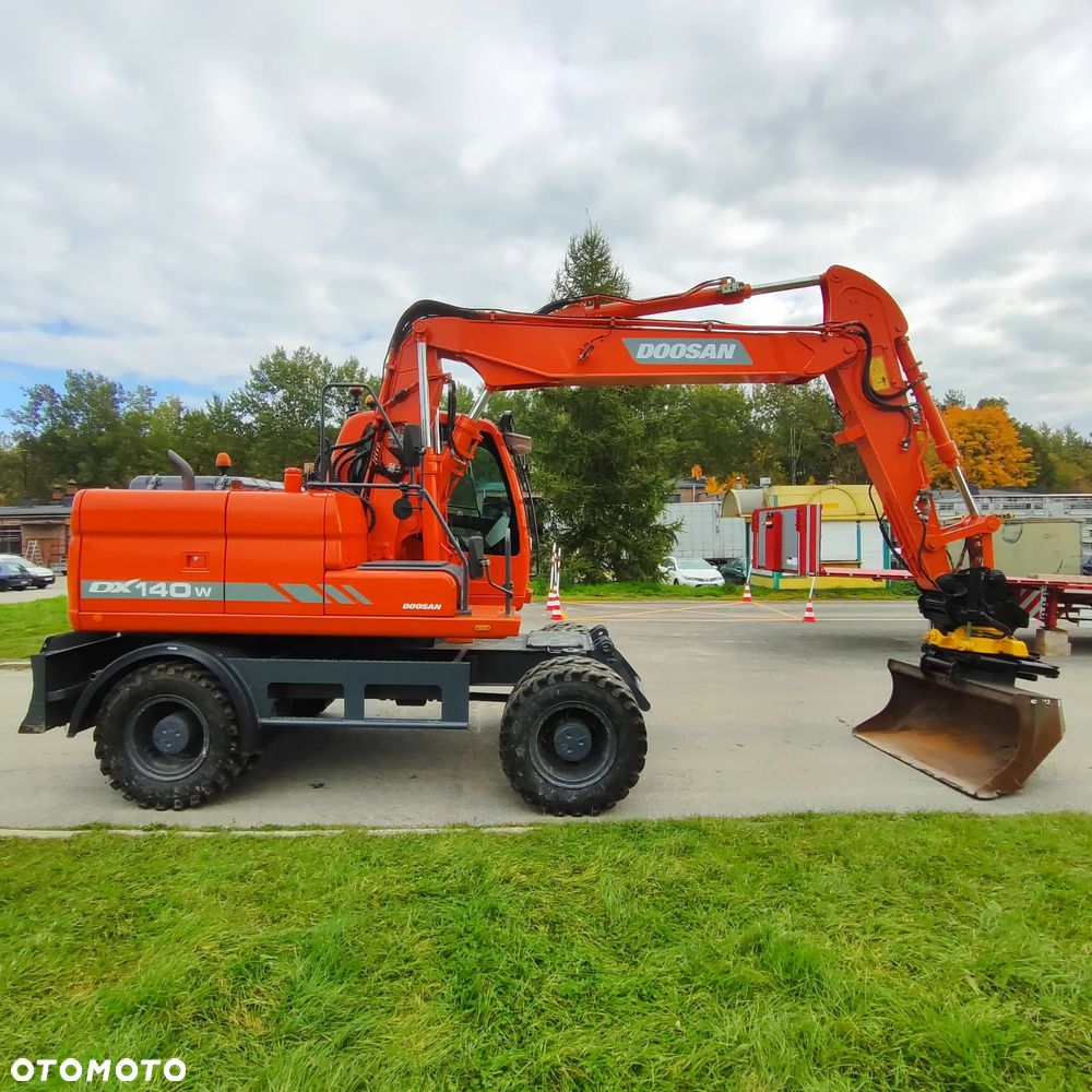 Doosan DX 140 + Akcesoria - 17