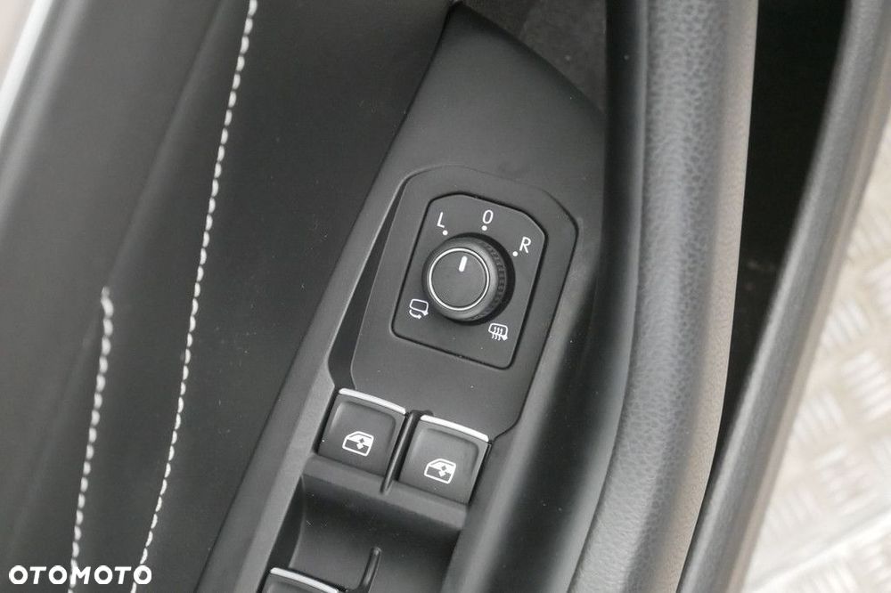 Volkswagen Passat Variant 2.0 TSI Elegance DSG - 34