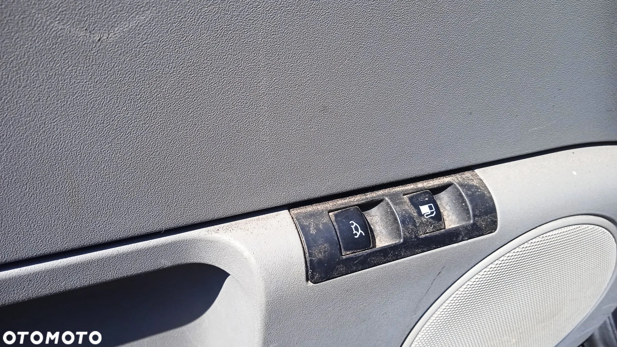 Boczek drzwi New Beetle 9C panel lusterek szyb głośnik - 2