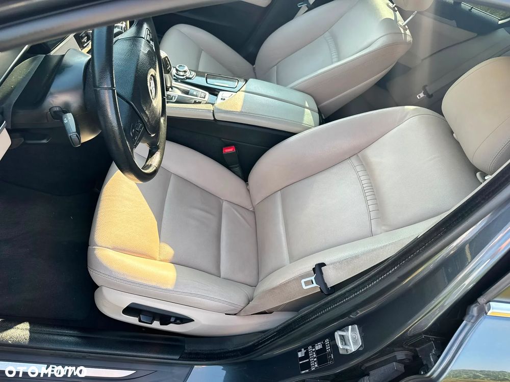 BMW Seria 5 518d - 13