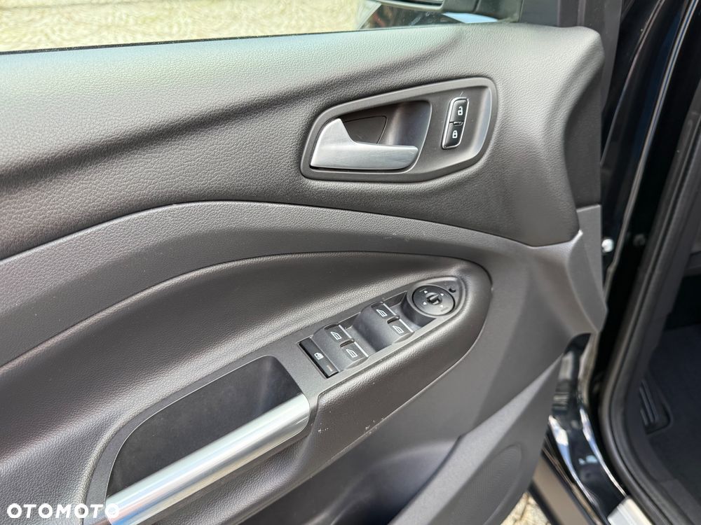 Ford Kuga 2.0 TDCi 4WD Titanium Plus - 25