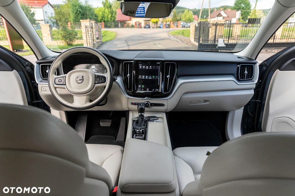 Volvo XC 60 D4 AWD Geartronic Momentum - 23
