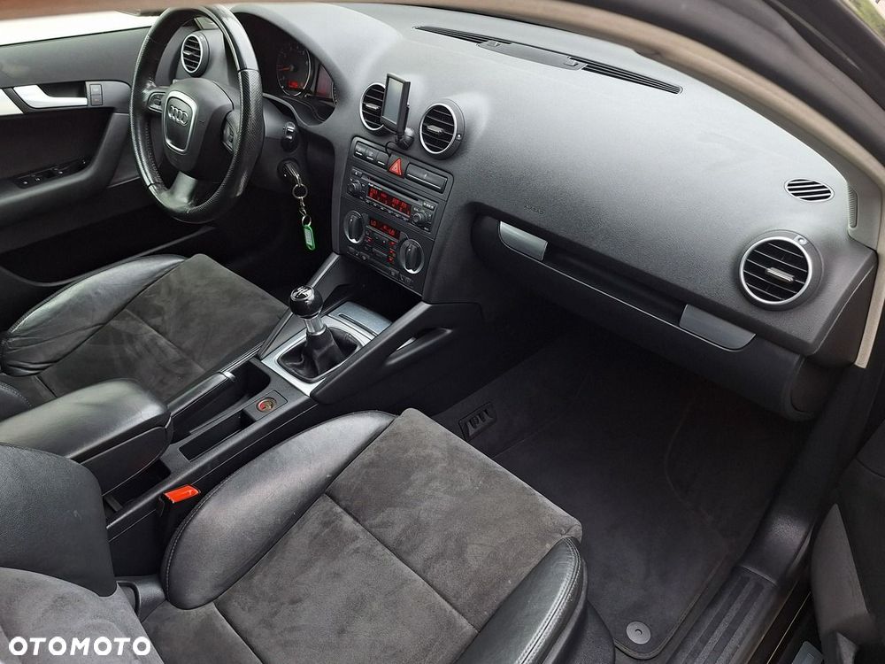 Audi A3 Sportback - 12