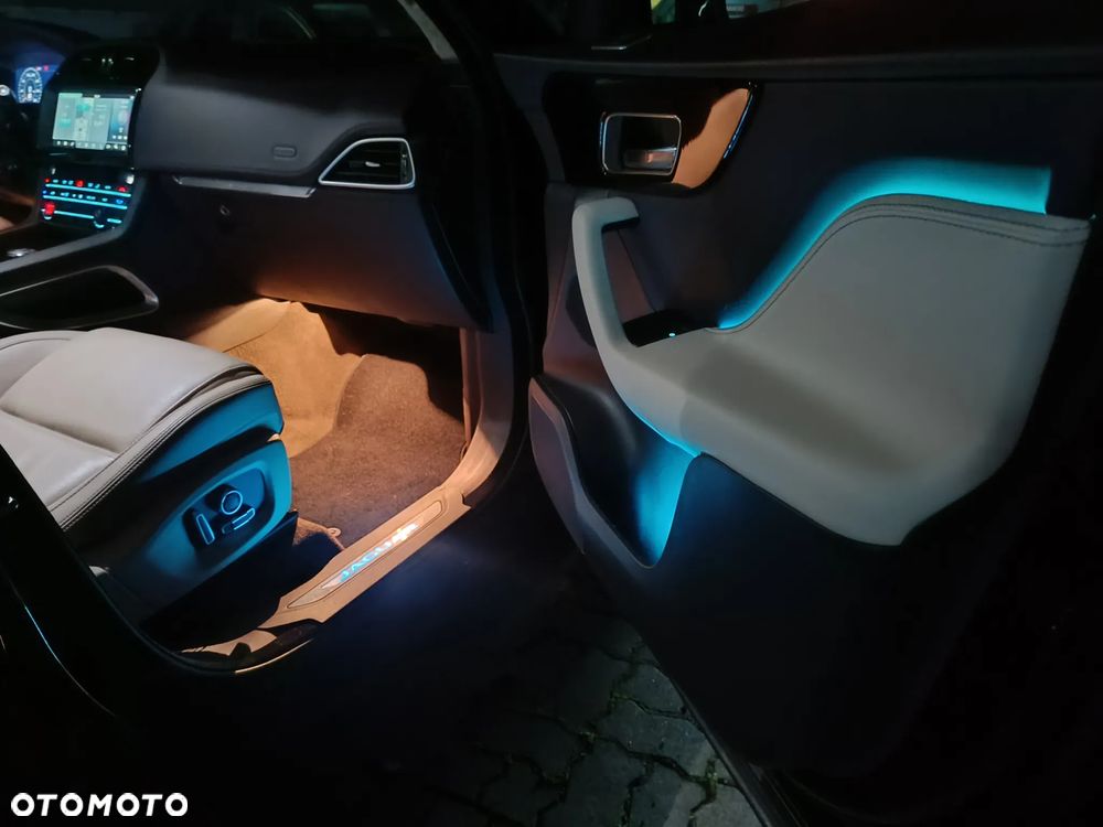 Jaguar F-Pace 2.0 i4D AWD Prestige - 17