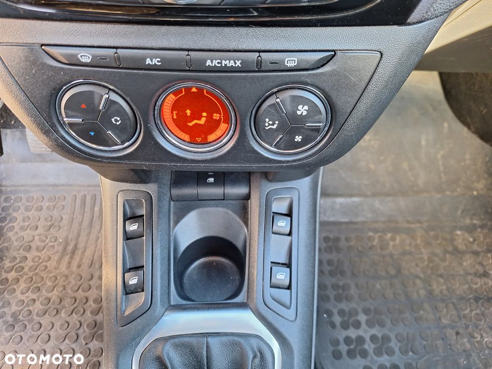 Peugeot 301 1.6 VTi Allure EU6 - 14