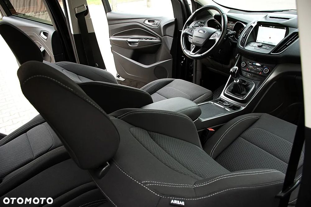 Ford Kuga 2.0 TDCi FWD Titanium Plus - 29