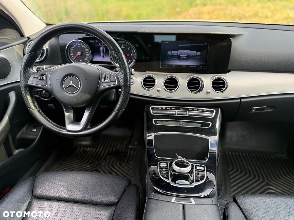 Mercedes-Benz Klasa E 220 d 9G-TRONIC Avantgarde - 16