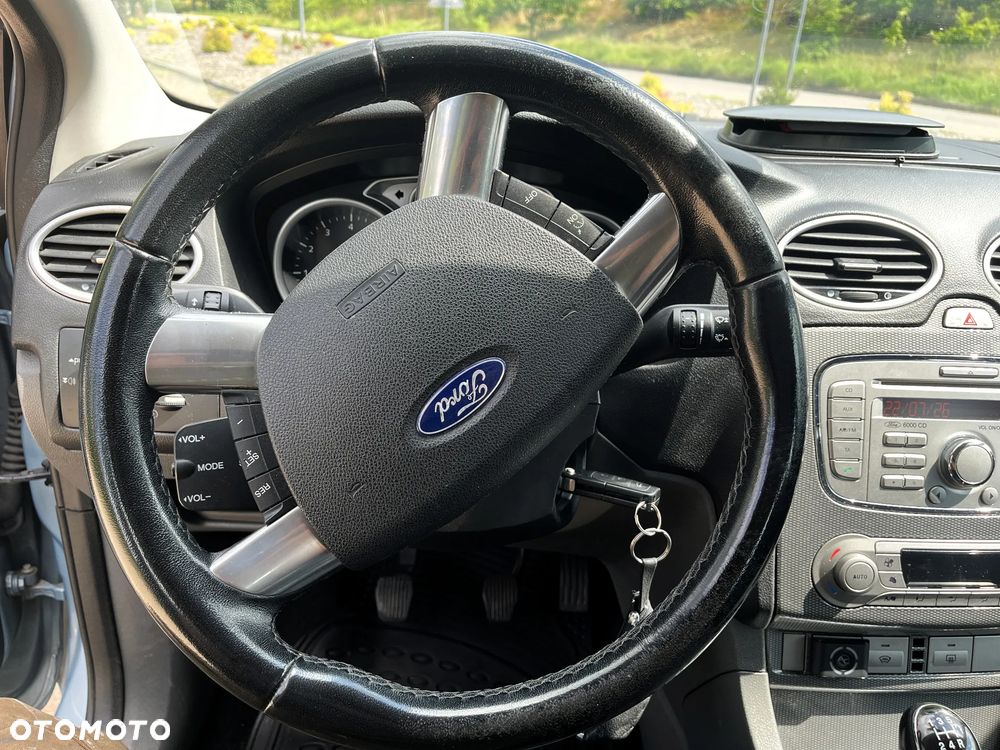 Ford Focus 1.8 Titanium - 25
