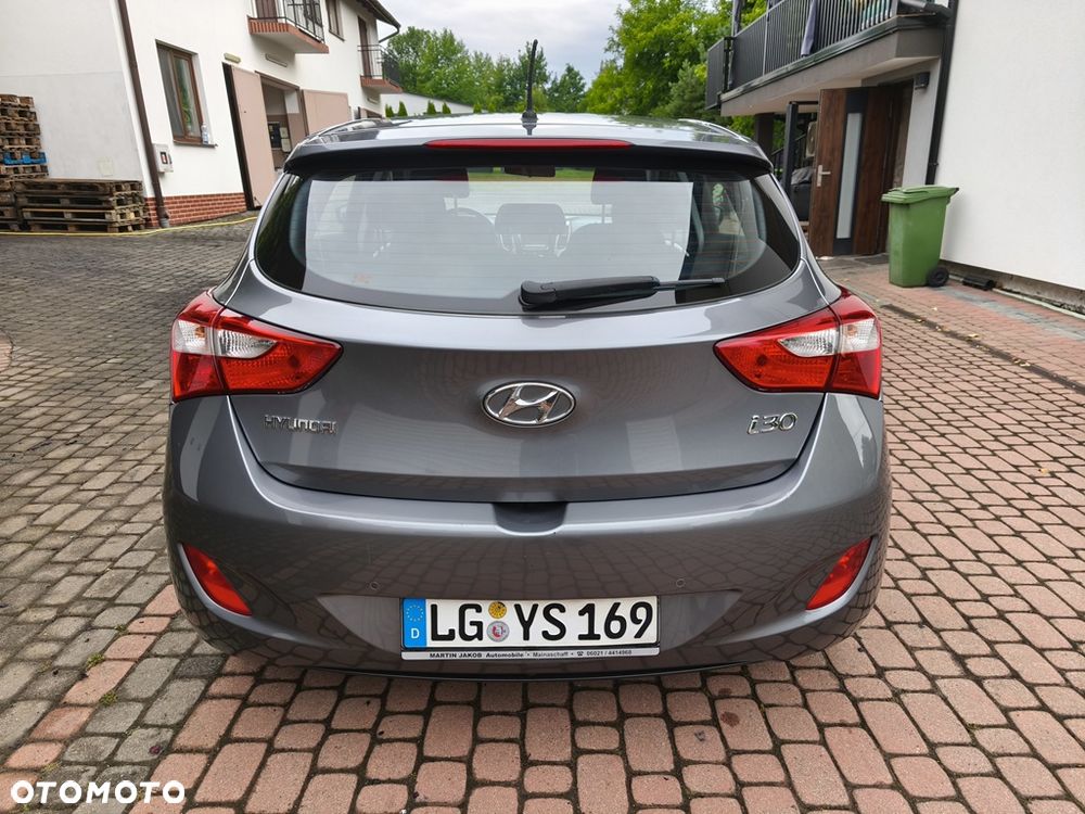 Hyundai i30 1.4 Trend - 12