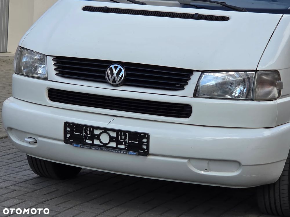 Volkswagen Caravelle - 10