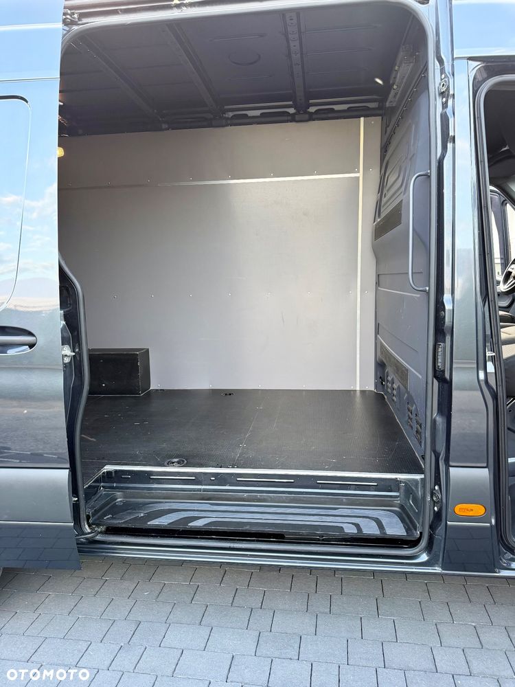 Mercedes-Benz Sprinter - 18