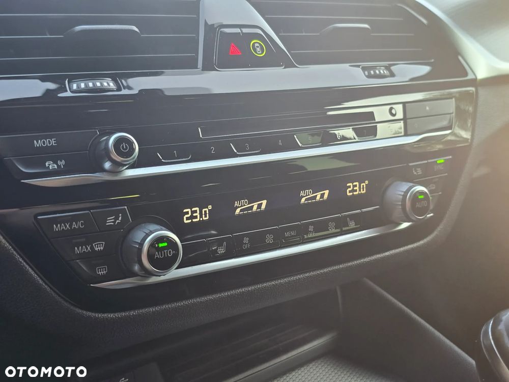 BMW Seria 5 520d M Sport - 35