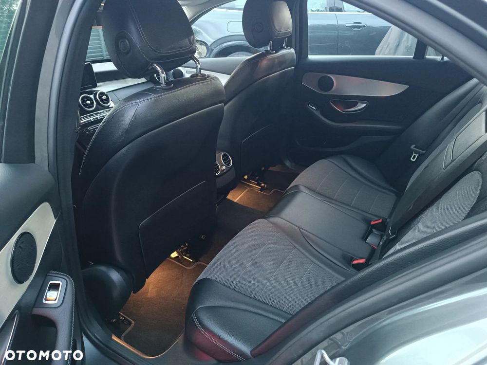 Mercedes-Benz Klasa C 180 9G-TRONIC Exclusive - 15