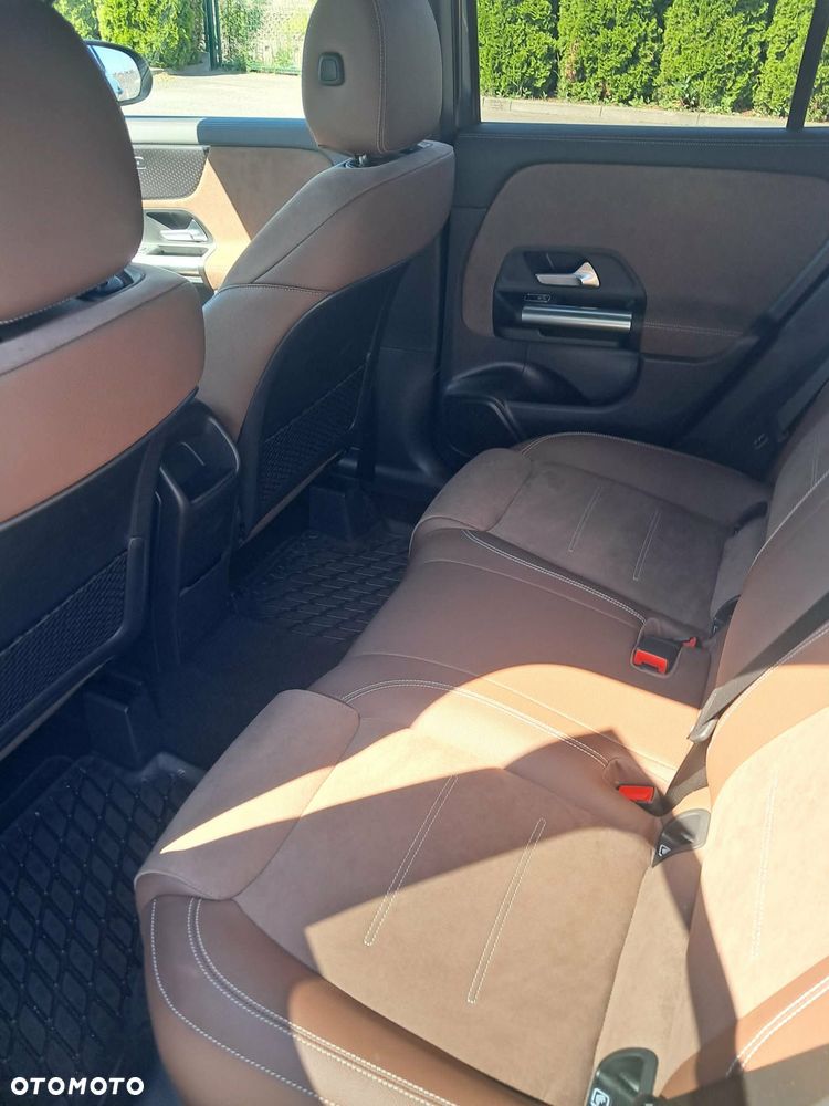 Mercedes-Benz GLA 200 d AMG Line - 11