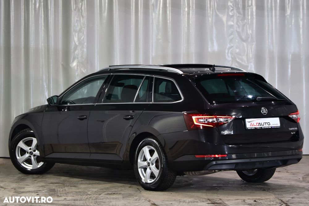 Skoda Superb Combi 2.0 TDI 4x4 SportLine - 4