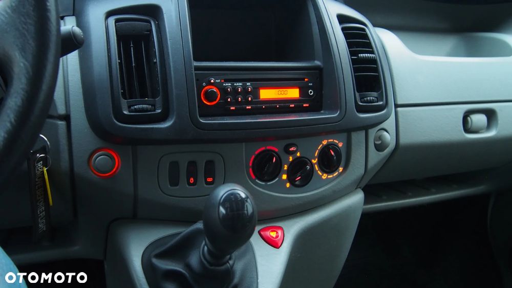 Opel Vivaro L2H1 2.9t - 10