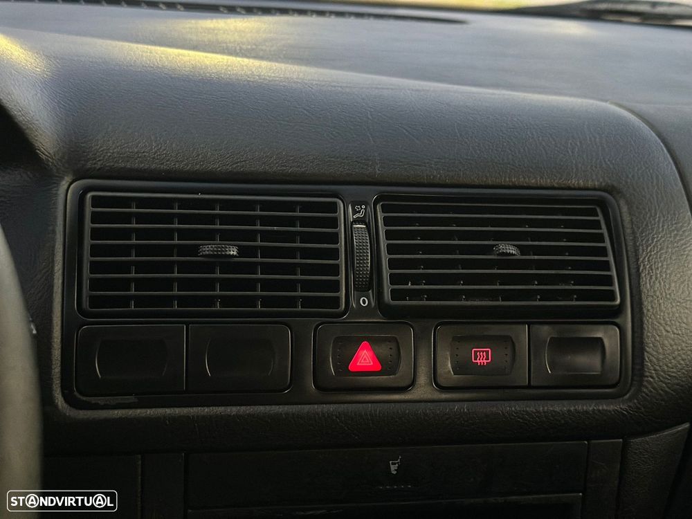 VW Golf 1.6i Confortline AC - 22