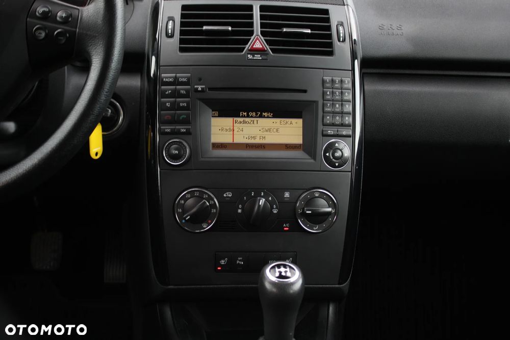 Mercedes-Benz Klasa A 180 BlueEFFICIENCY Elegance - 27