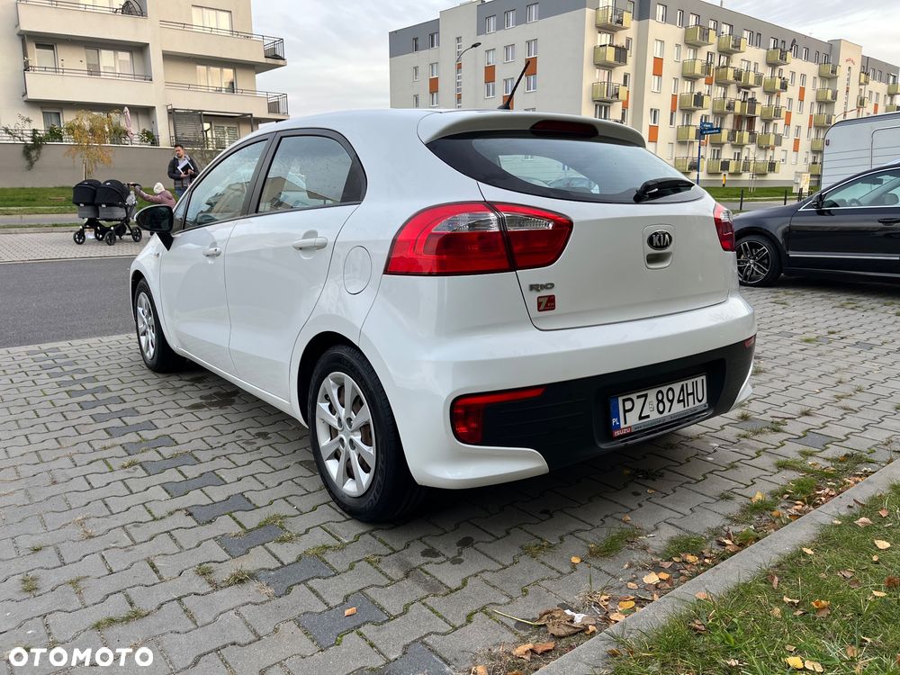 Kia Rio 1.2 L - 14