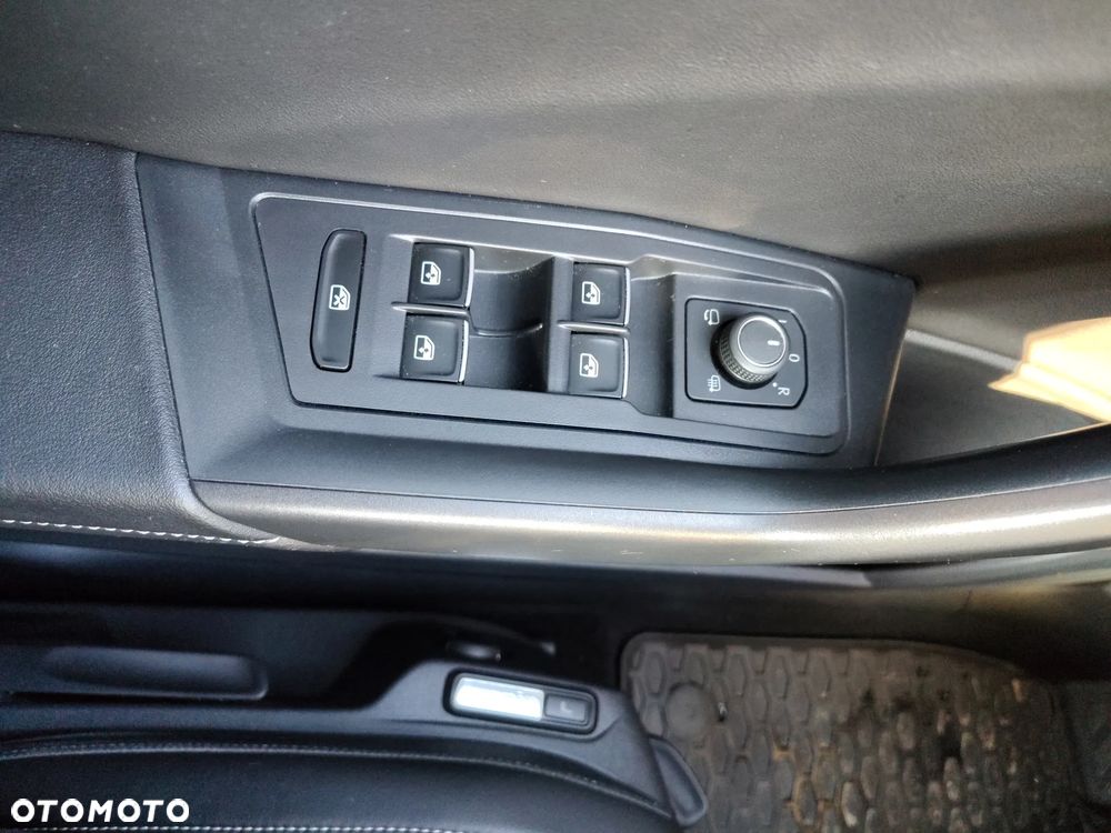 Volkswagen T-Roc 2.0 TSI 4Motion Style DSG - 17