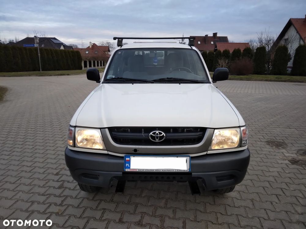 Toyota Hilux 2.5 D-4D DLX - 10