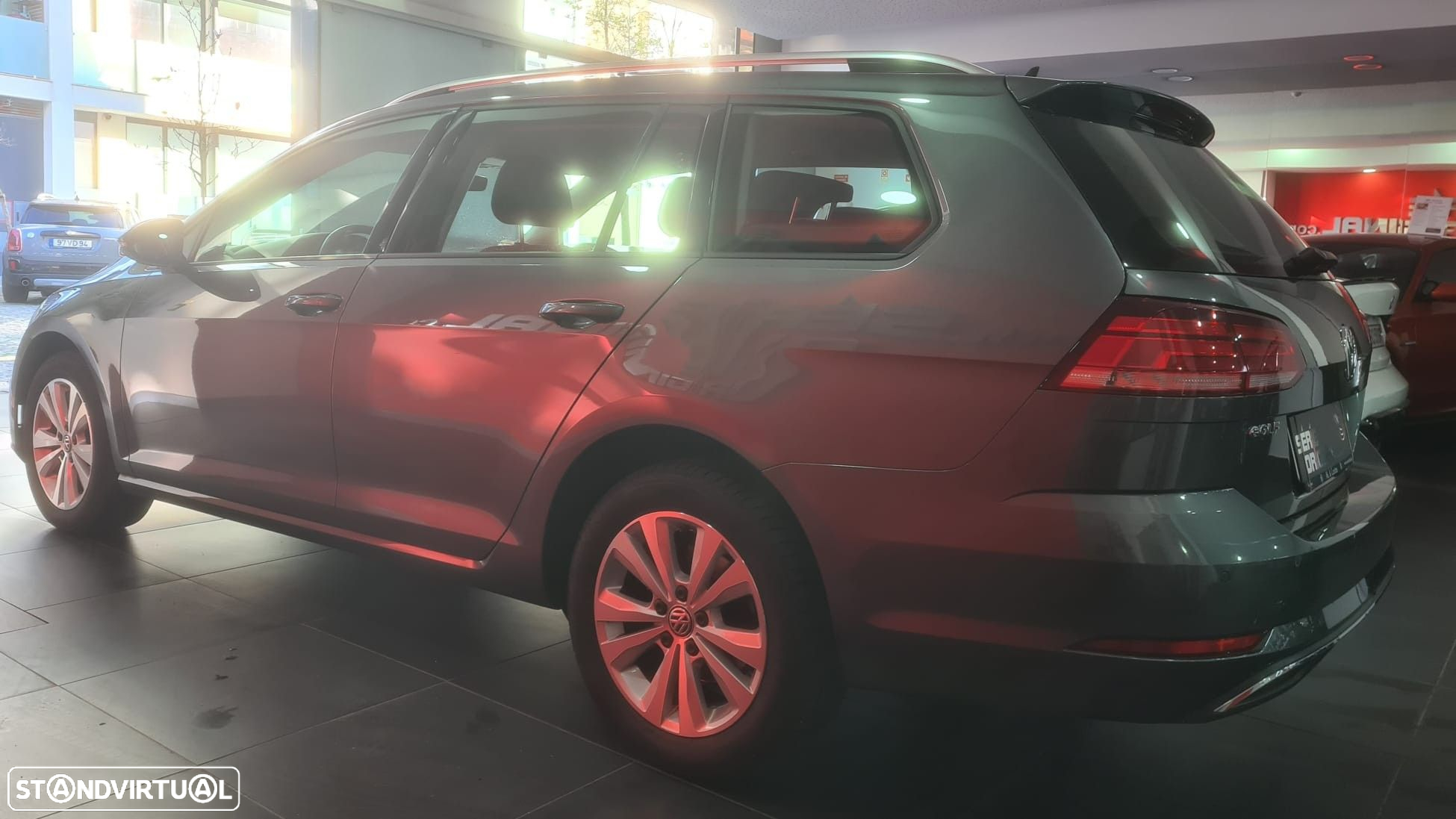 VW Golf Variant 1.6 TDi Confortline - 8