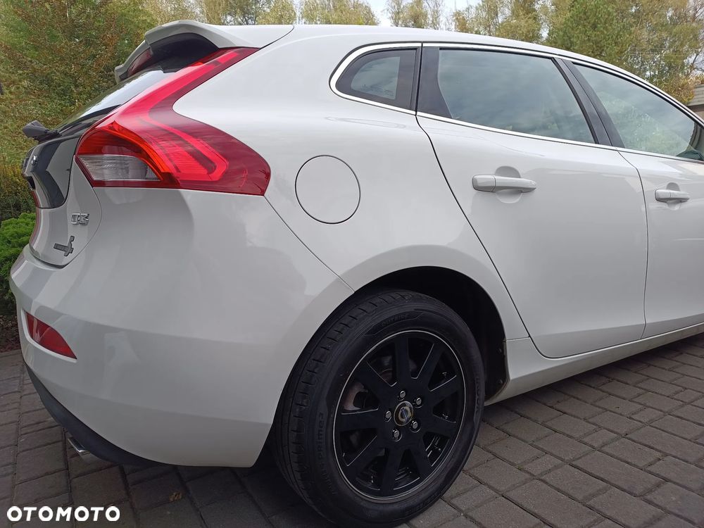 Volvo V40 D3 Momentum - 4