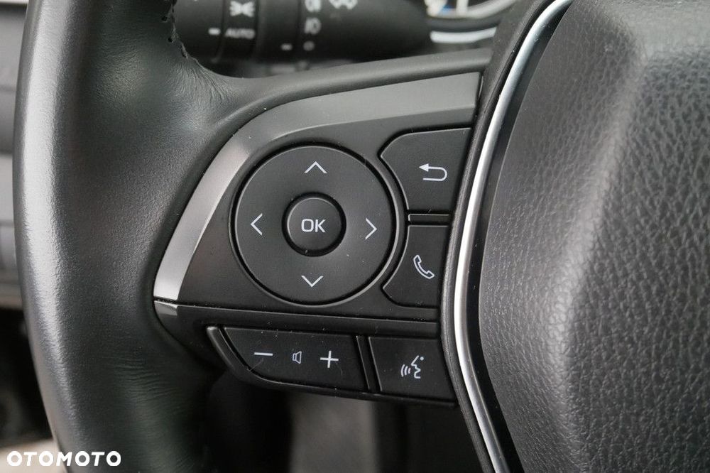 Toyota Camry 2.5 Hybrid Comfort CVT - 23