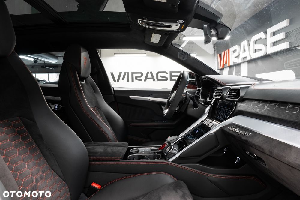 Lamborghini Urus Standard - 30