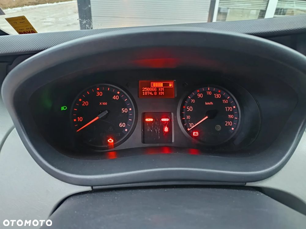 Renault TRAFIC 2.0 - 7