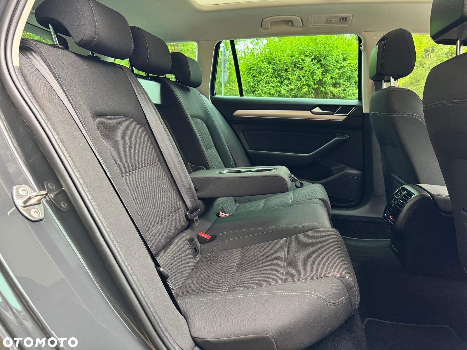 Volkswagen Passat Variant 1.5 TSI OPF DSG Elegance - 31