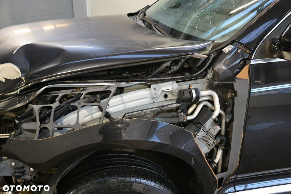 Volkswagen Touareg - 12