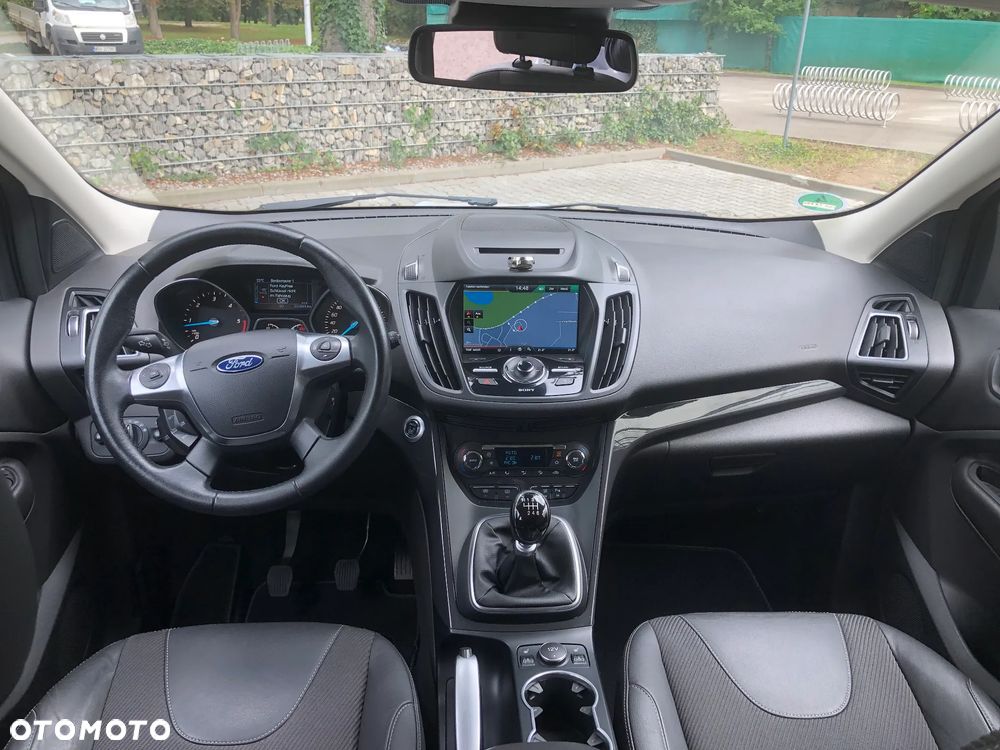 Ford Kuga 2.0 TDCi 2x4 Titanium - 29