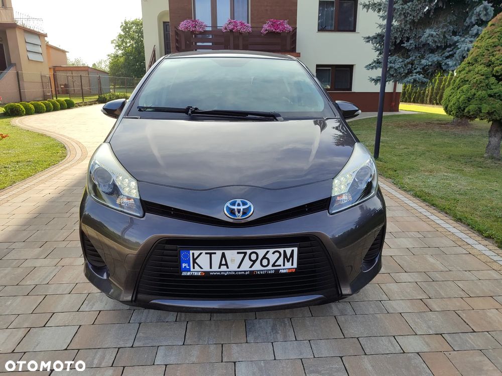 Toyota Yaris Hybrid 100 Life - 8