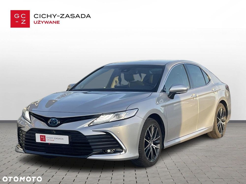 Toyota Camry - 1