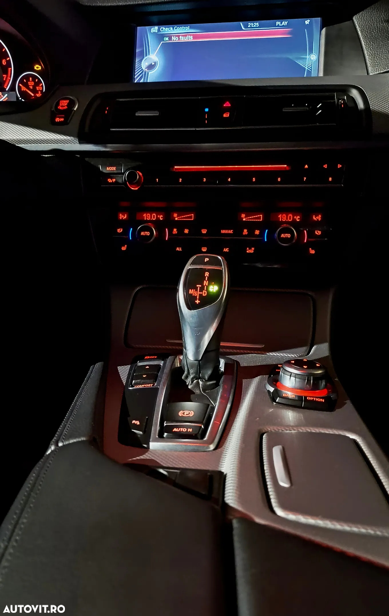 BMW Seria 5 520i Sport-Aut. - 13