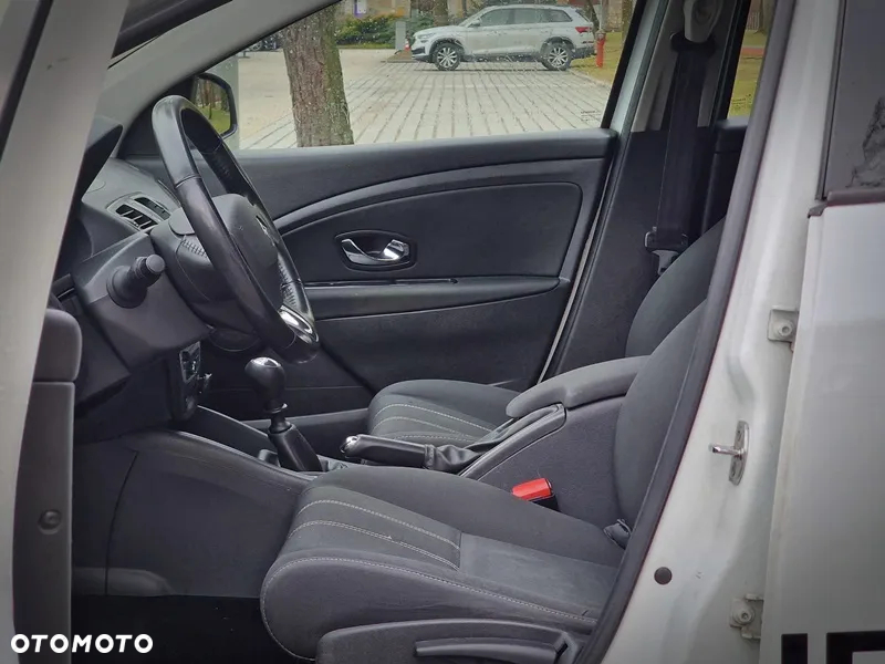 Renault Megane 1.5 dCi Life - 11