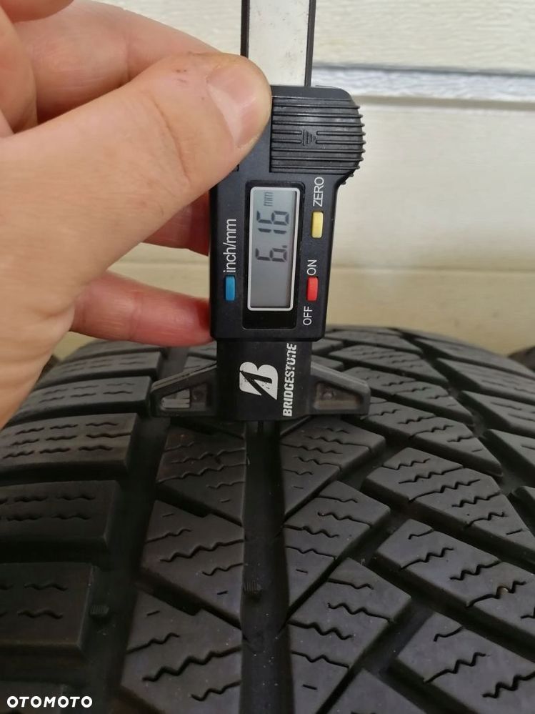 Opony zimowe 215/55 R 17 Continental WinterContact TS850 P - 4