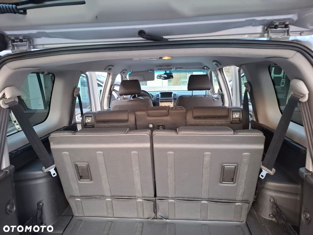Nissan Pathfinder 2.5 DCi LE - 13