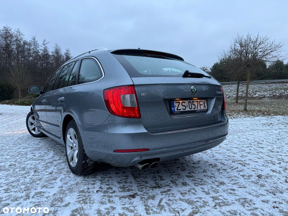 Skoda Superb 2.0 TDI DSG Ambition - 3