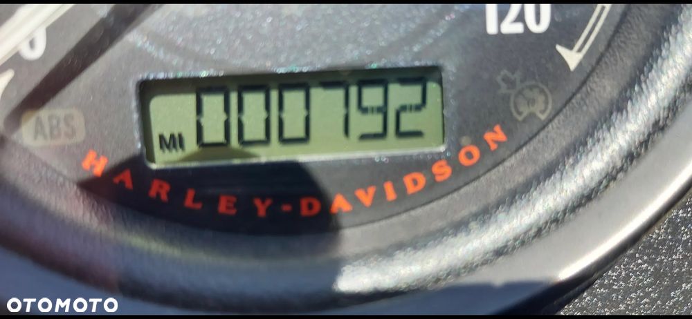 Harley-Davidson Sportster Iron 883 - 8