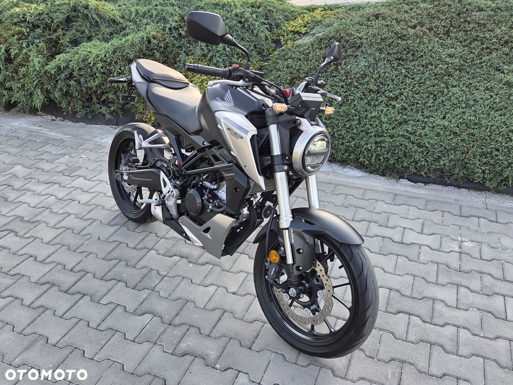 Honda CB - 1