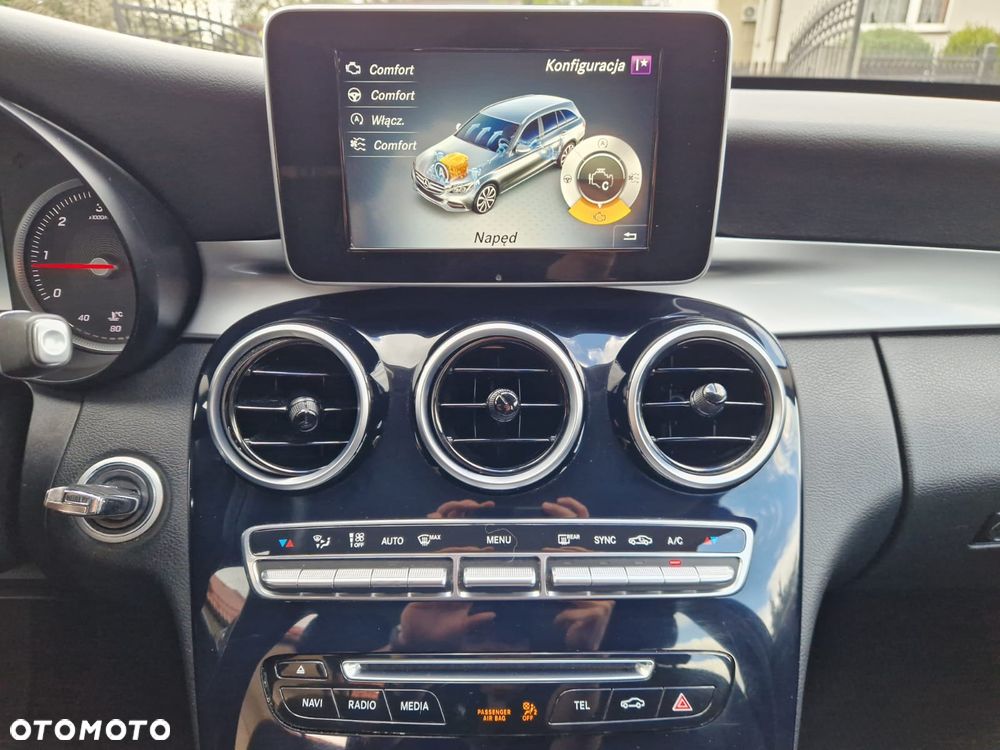 Mercedes-Benz Klasa C 220 CDI DPF Automatik BlueEFFICIENCY Elegance - 25