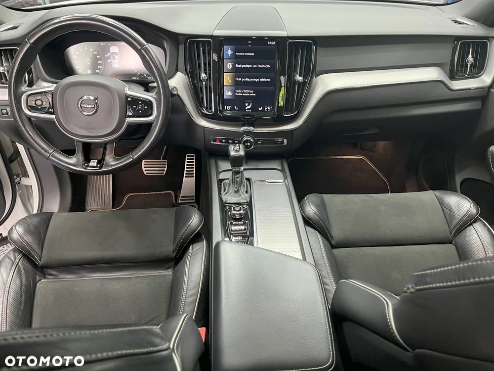 Volvo XC 60 T4 R-Design - 9