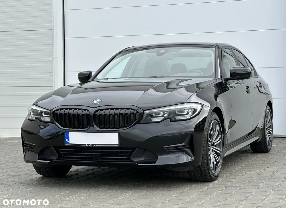 BMW Seria 3 330i Sport - 14
