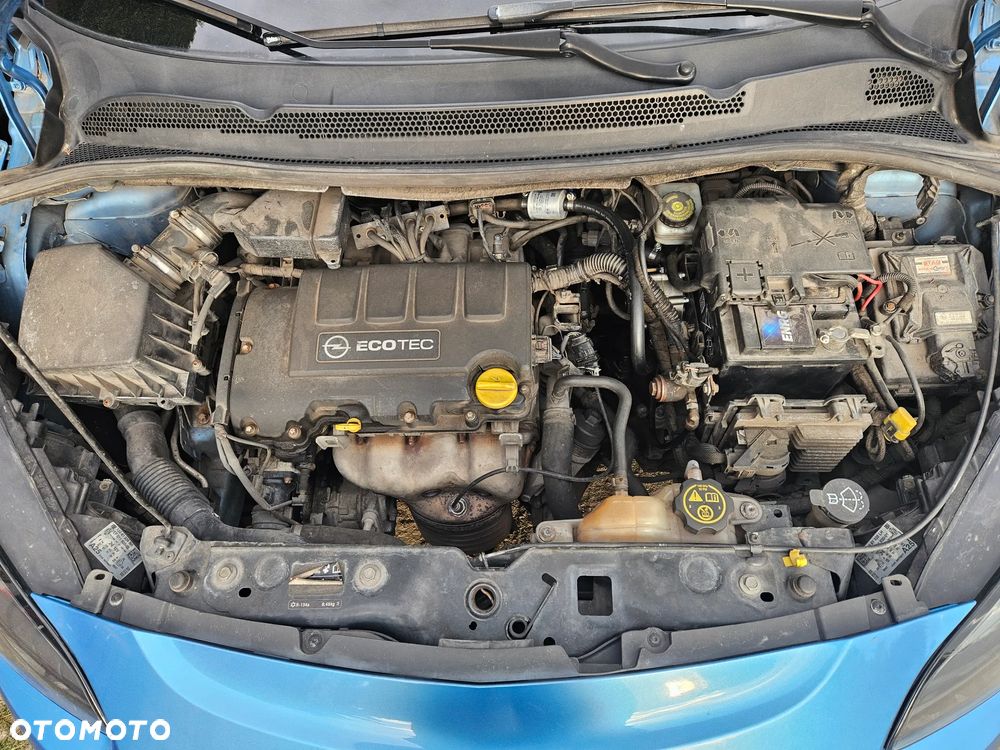 Opel Corsa 1.4 Cosmo - 6