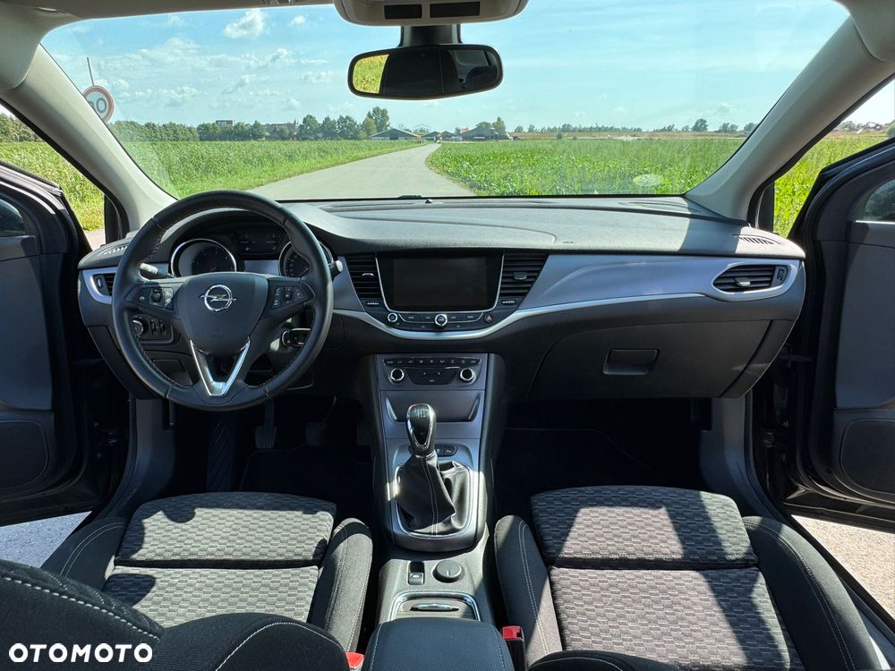 Opel Astra 1.6 CDTI Essentia - 18